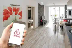 Domotique et maison connectée Airbnb Booking Abritel 