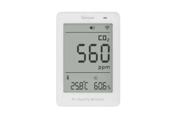 Capteur Sonoff AirGuard SAWF-08P affichant le CO₂, la température et l’humidité